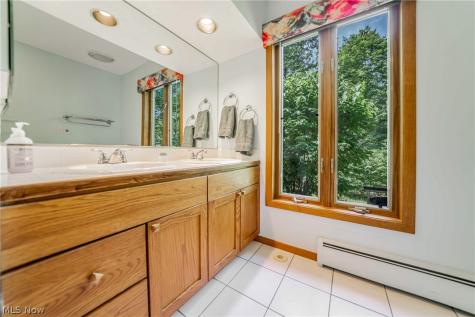 242 Springdale Lane Moreland Hills OH 44022