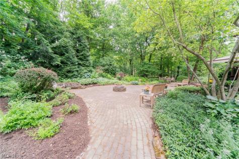 242 Springdale Lane Moreland Hills OH 44022