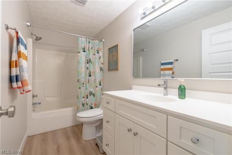 577 Colchester Court Akron OH 44319