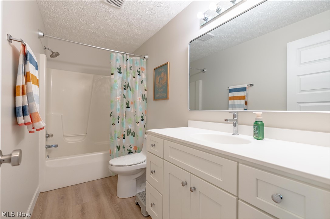577 Colchester Court Akron OH 44319