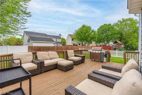 577 Colchester Court Akron OH 44319