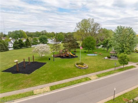 577 Colchester Court Akron OH 44319