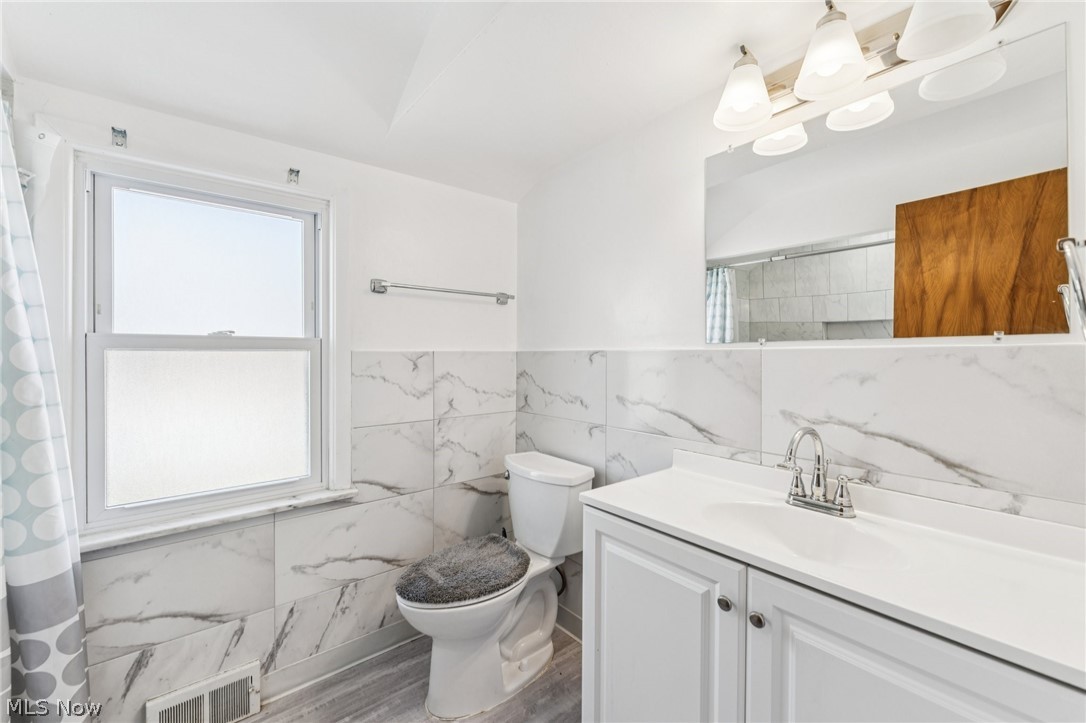 5039 Fairlawn Road Lyndhurst OH 44124