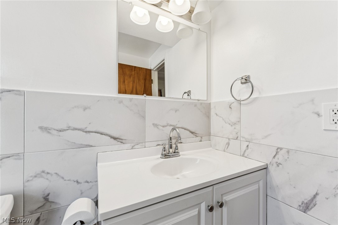 5039 Fairlawn Road Lyndhurst OH 44124