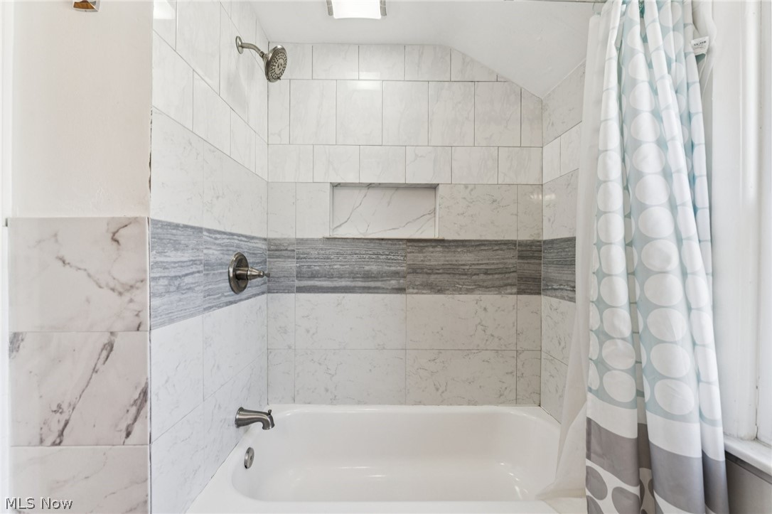 5039 Fairlawn Road Lyndhurst OH 44124