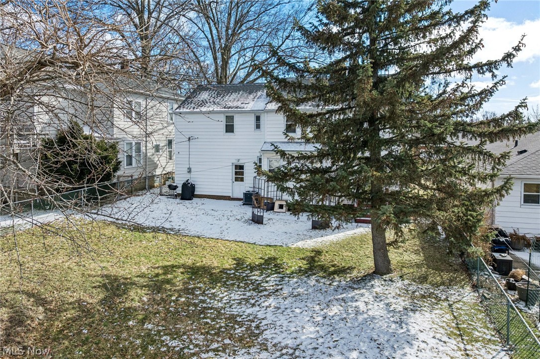 5039 Fairlawn Road Lyndhurst OH 44124