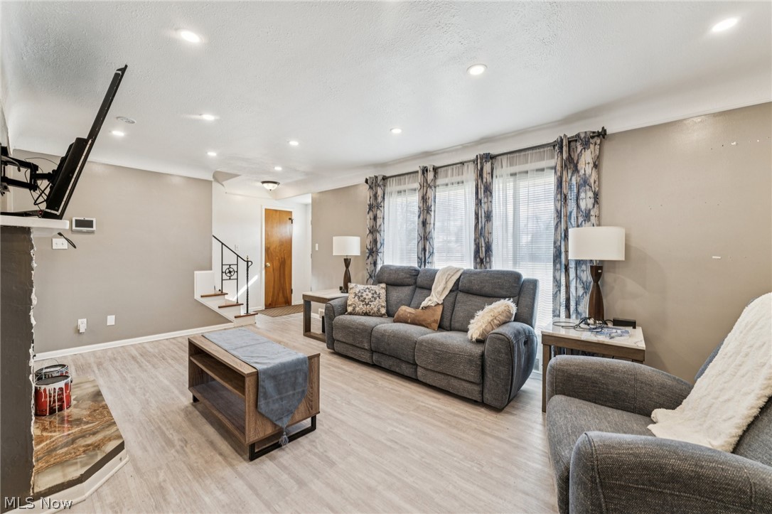 5039 Fairlawn Road Lyndhurst OH 44124