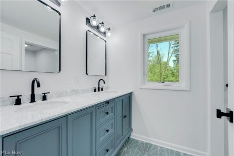 33065 Arlesford Drive Solon OH 44139