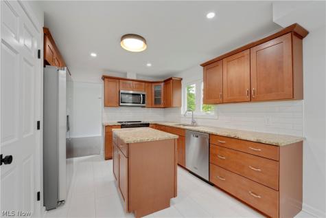 33065 Arlesford Drive Solon OH 44139