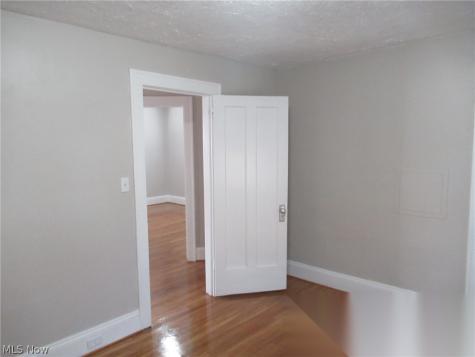 2015 Baxterly Avenue Lakewood OH 44107