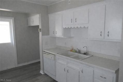 2015 Baxterly Avenue Lakewood OH 44107