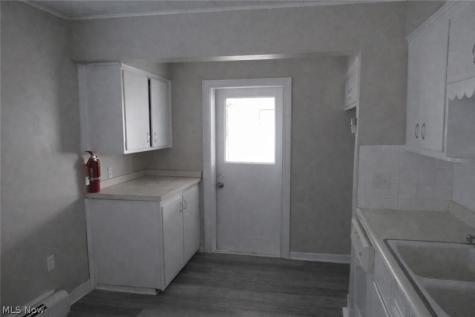 2015 Baxterly Avenue Lakewood OH 44107