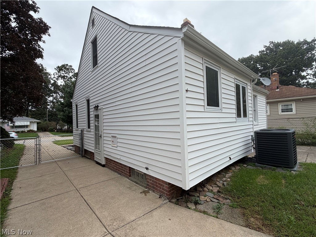 2621 Liggett Drive Parma OH 44134