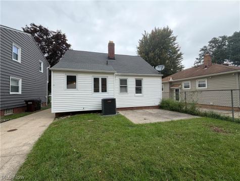 2621 Liggett Drive Parma OH 44134
