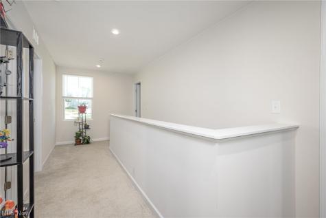1112 Hidden Lake Boulevard Akron OH 44312