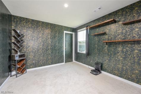 1112 Hidden Lake Boulevard Akron OH 44312