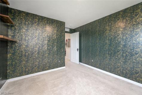 1112 Hidden Lake Boulevard Akron OH 44312
