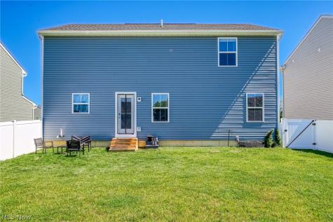 1112 Hidden Lake Boulevard Akron OH 44312