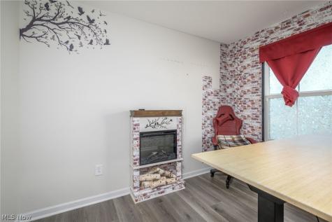 1112 Hidden Lake Boulevard Akron OH 44312