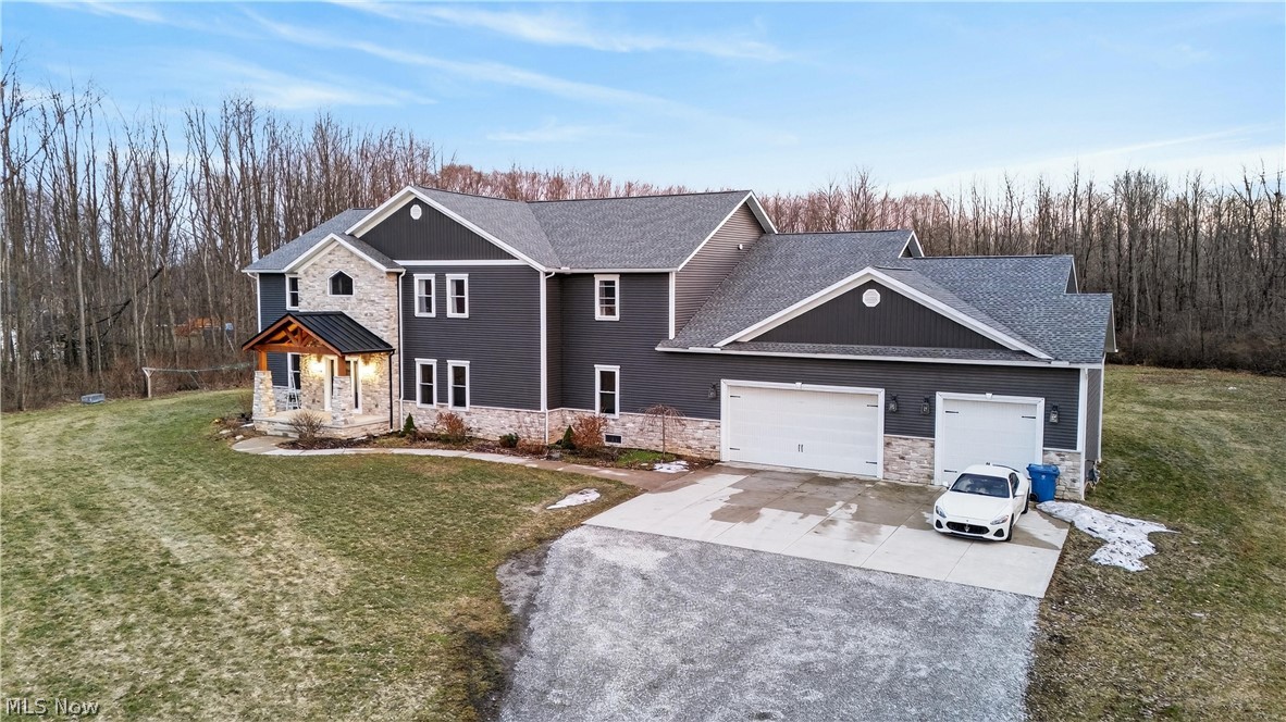 2252 Applegrove Street NE Canton OH 44721
