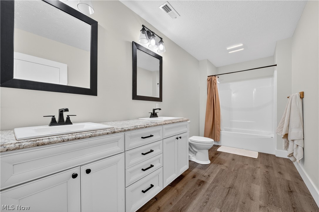 2252 Applegrove Street NE Canton OH 44721