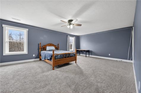 2252 Applegrove Street NE Canton OH 44721