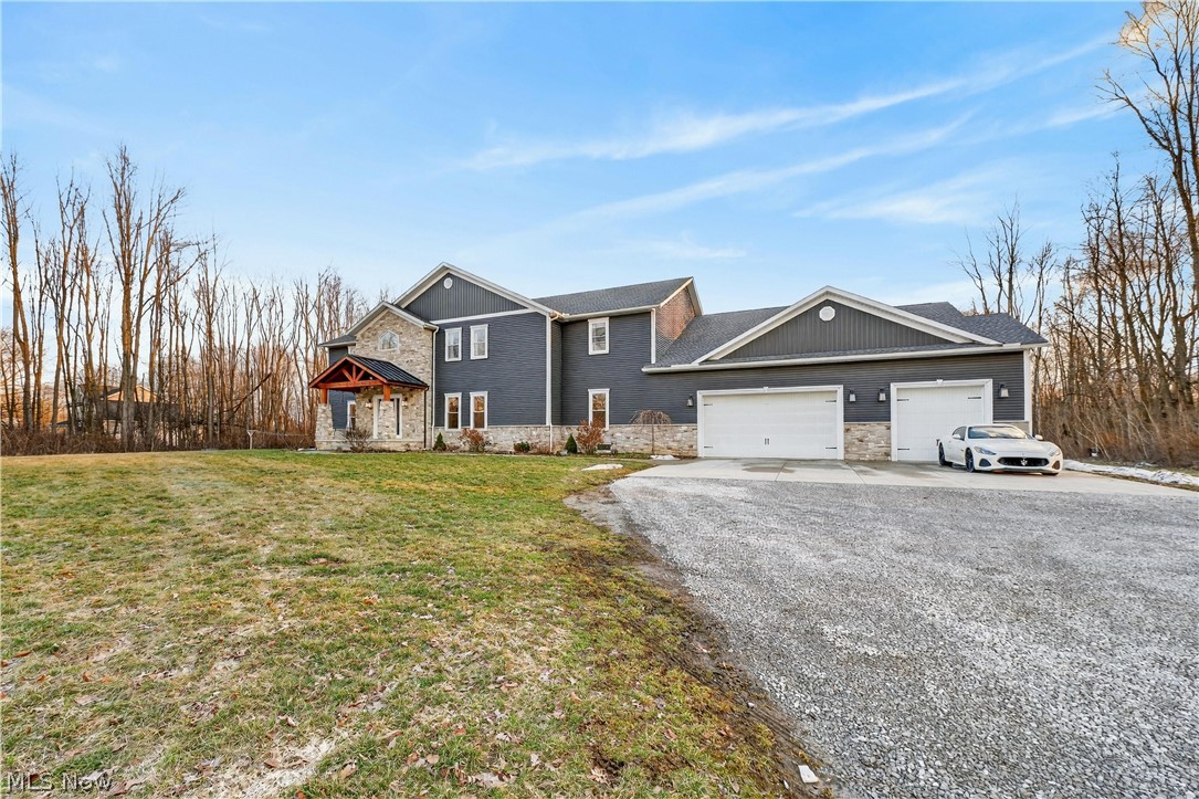 2252 Applegrove Street NE Canton OH 44721