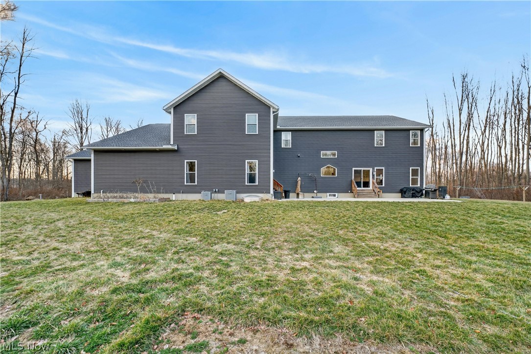 2252 Applegrove Street NE Canton OH 44721
