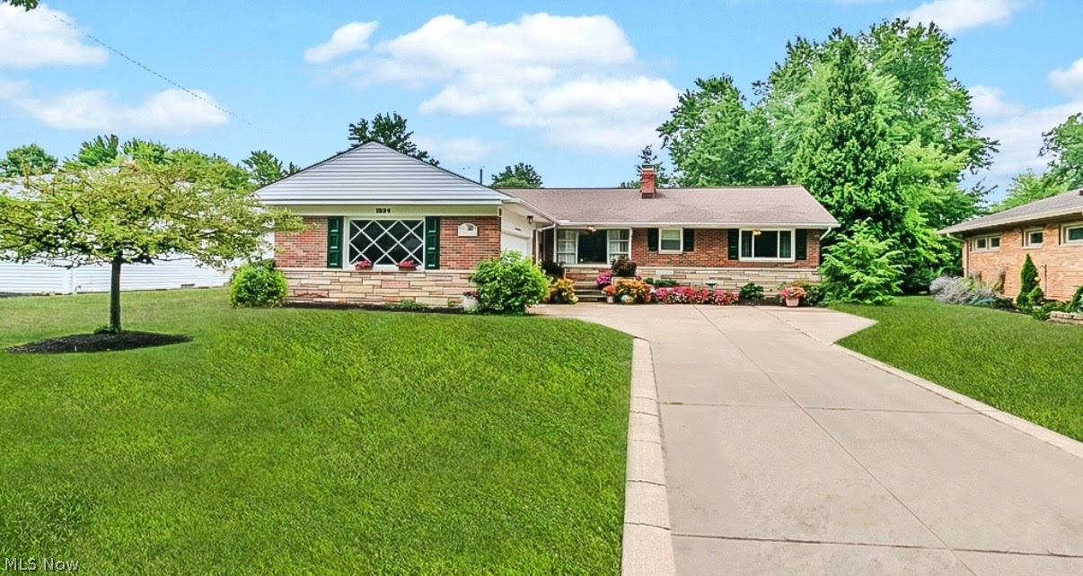 1934 Caronia Drive Lyndhurst OH 44124