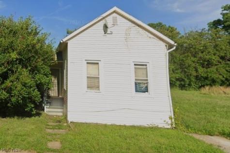 3325 E 49th Street Cleveland OH 44127