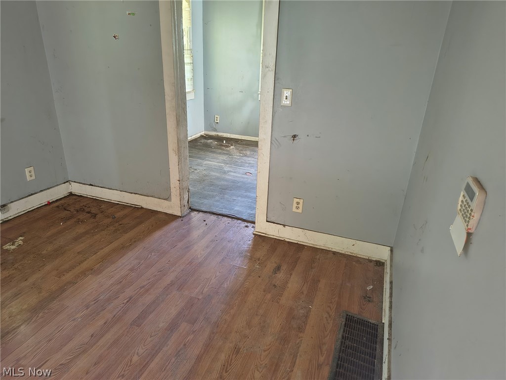 3325 E 49th Street Cleveland OH 44127