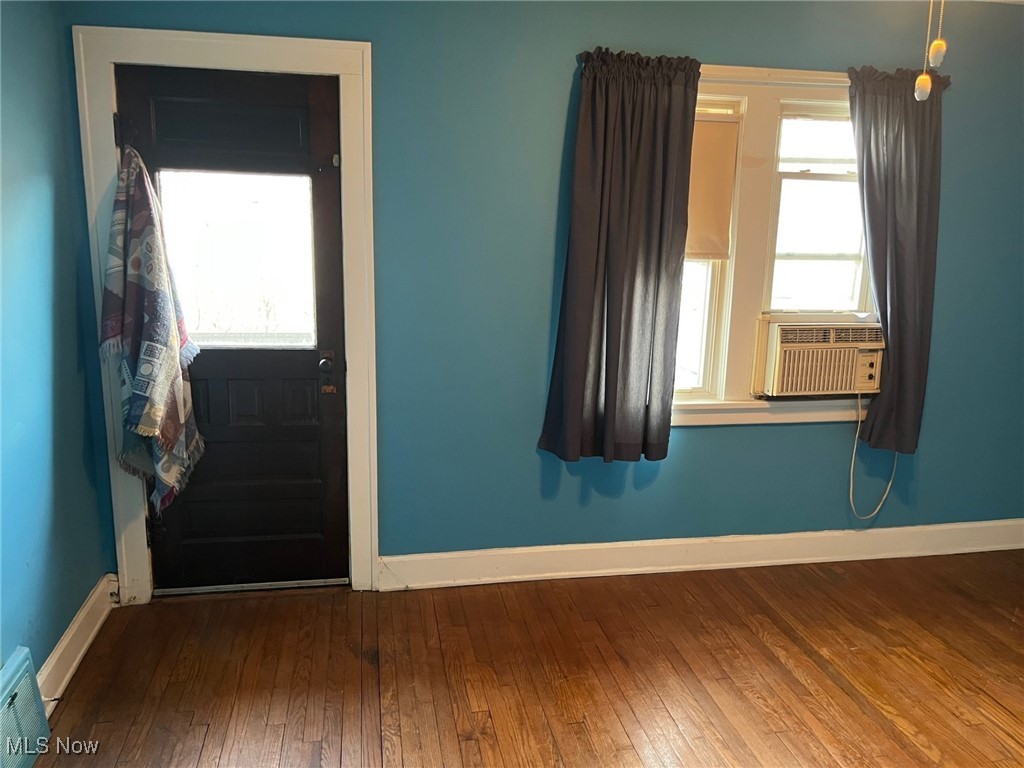 1812 Amberley Avenue Cleveland OH 44109