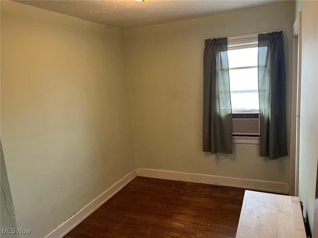 1812 Amberley Avenue Cleveland OH 44109