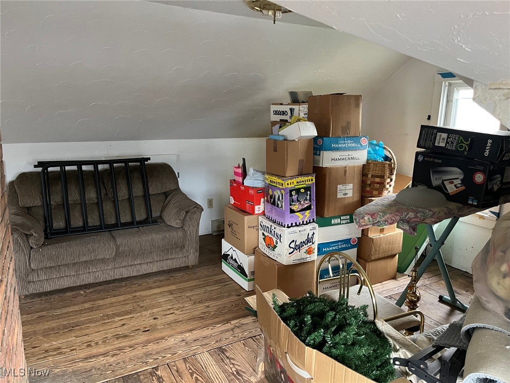 1812 Amberley Avenue Cleveland OH 44109