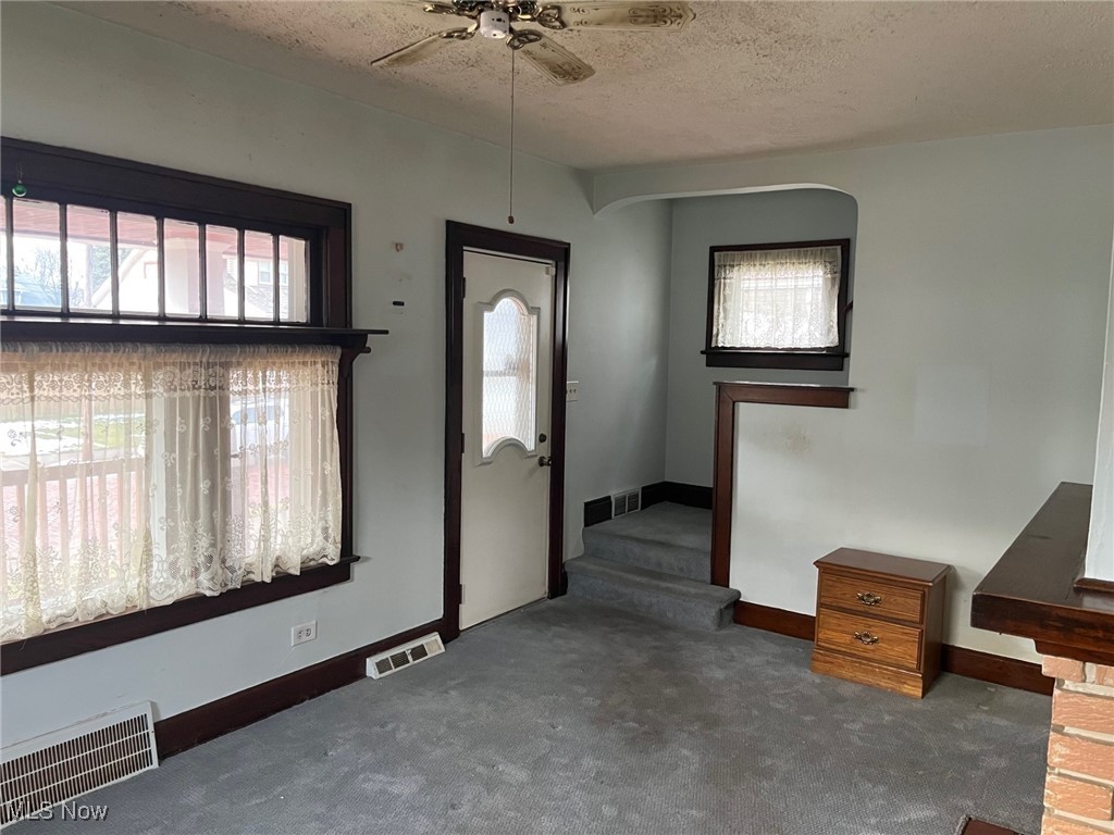 1812 Amberley Avenue Cleveland OH 44109