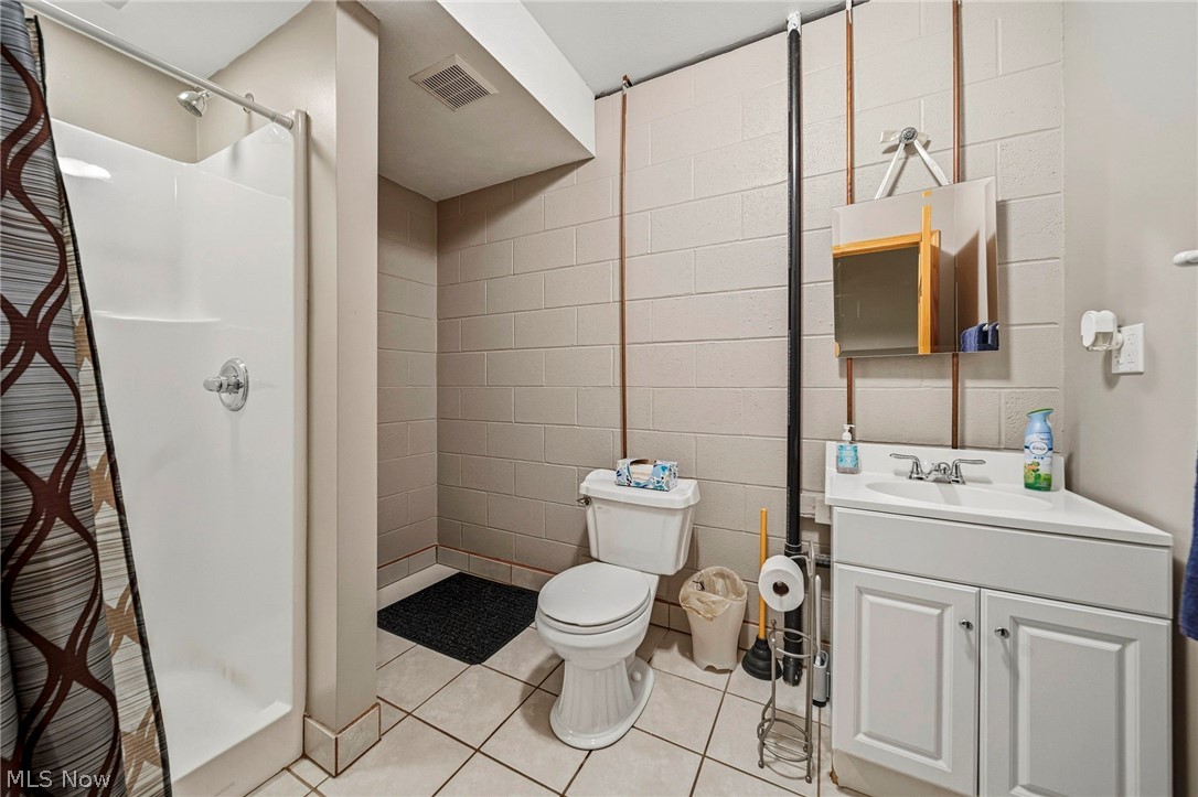 1796 Van Pelt Road Geneva OH 44041
