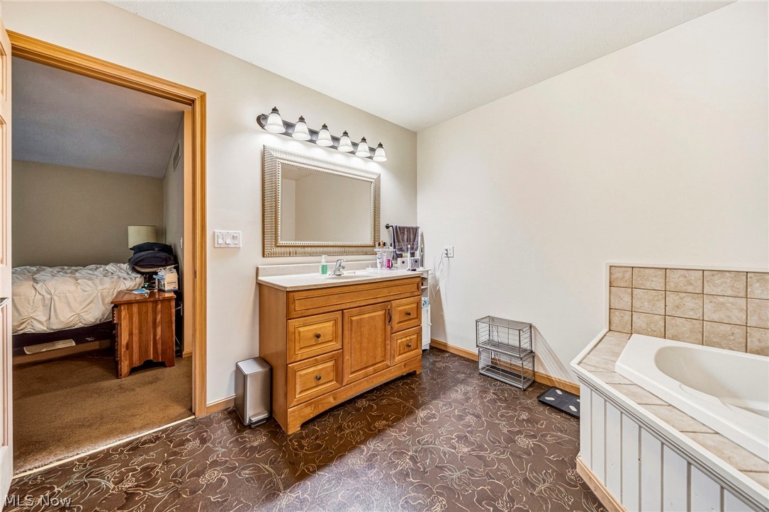 1796 Van Pelt Road Geneva OH 44041