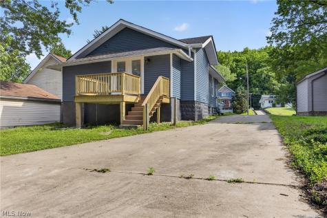 3226 W Ridgewood Drive Parma OH 44134
