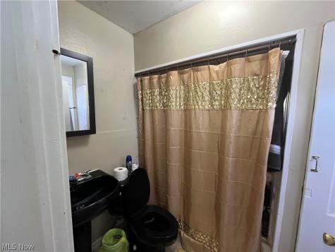 2135 W 96th Street Cleveland OH 44102
