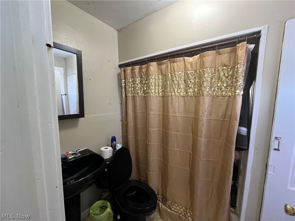 2135 W 96th Street Cleveland OH 44102