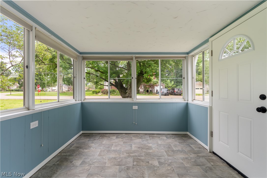 2607 Lakeside Avenue NW Canton OH 44708