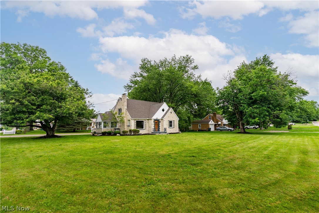 2607 Lakeside Avenue NW Canton OH 44708