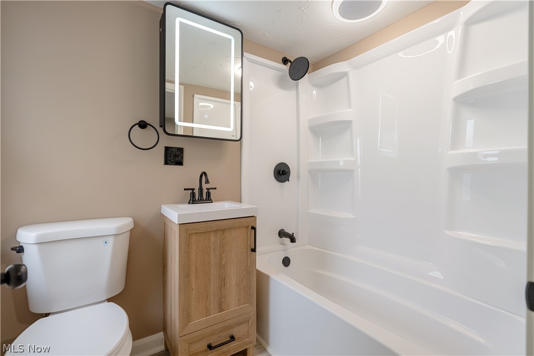 2607 Lakeside Avenue NW Canton OH 44708