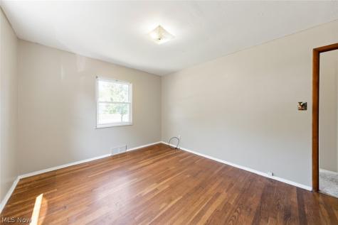 13819 Elsetta Avenue Cleveland OH 44135