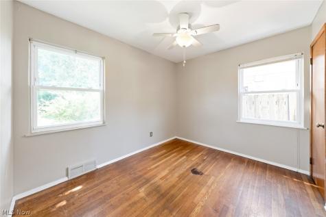 13819 Elsetta Avenue Cleveland OH 44135