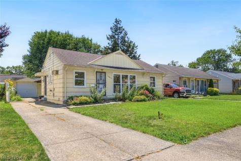 13819 Elsetta Avenue Cleveland OH 44135