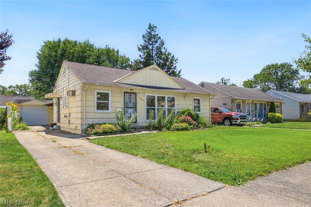 13819 Elsetta Avenue Cleveland OH 44135