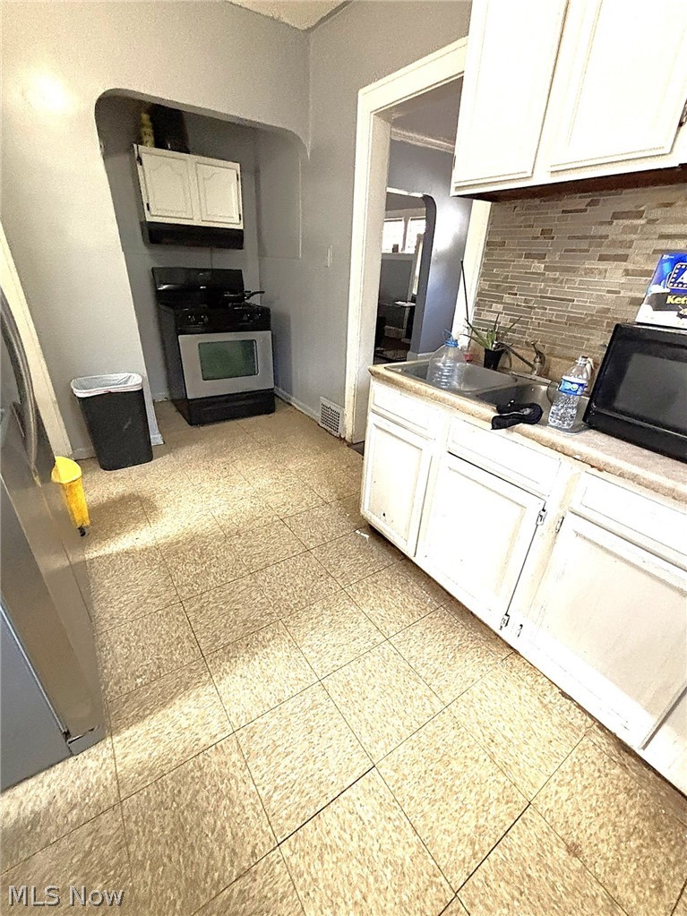 3309 E 137th Street Cleveland OH 44108