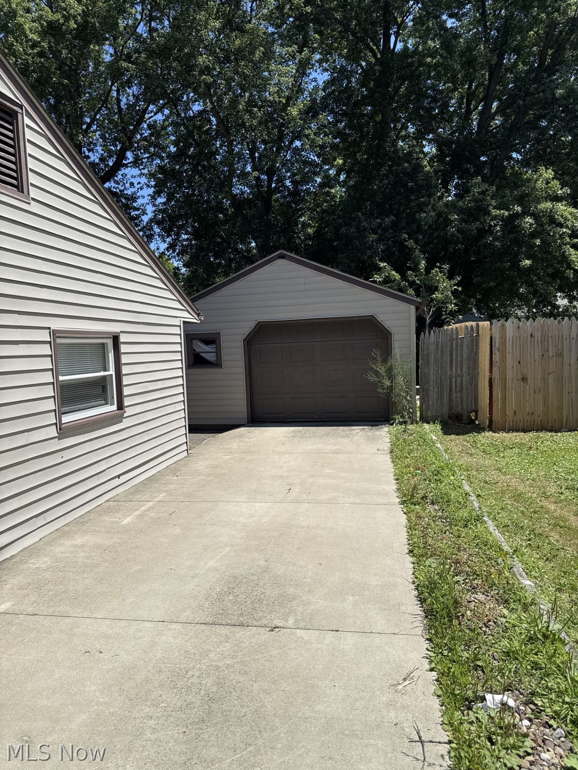 7403 Oregon Trail Boardman OH 44512