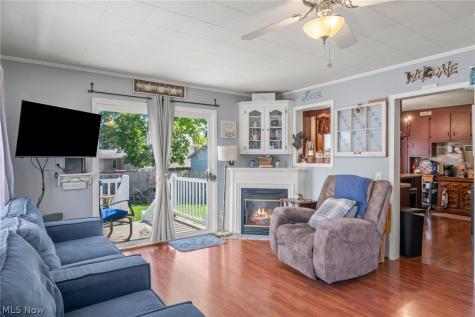 3051 Perrydale Street NW Uniontown OH 44685